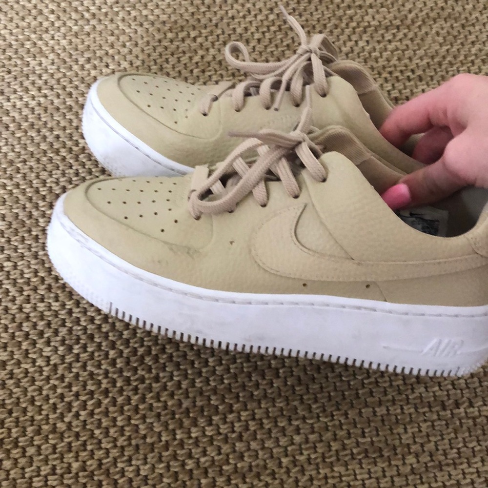 Beige Nike sage lows size 7.5